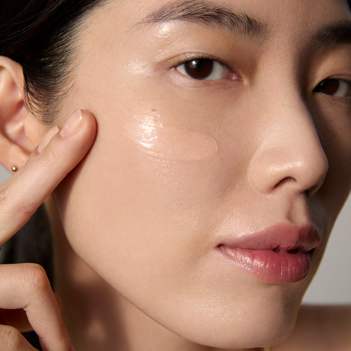 BrighteningSerum-Aug26-Ppage-ModelApplication.jpg