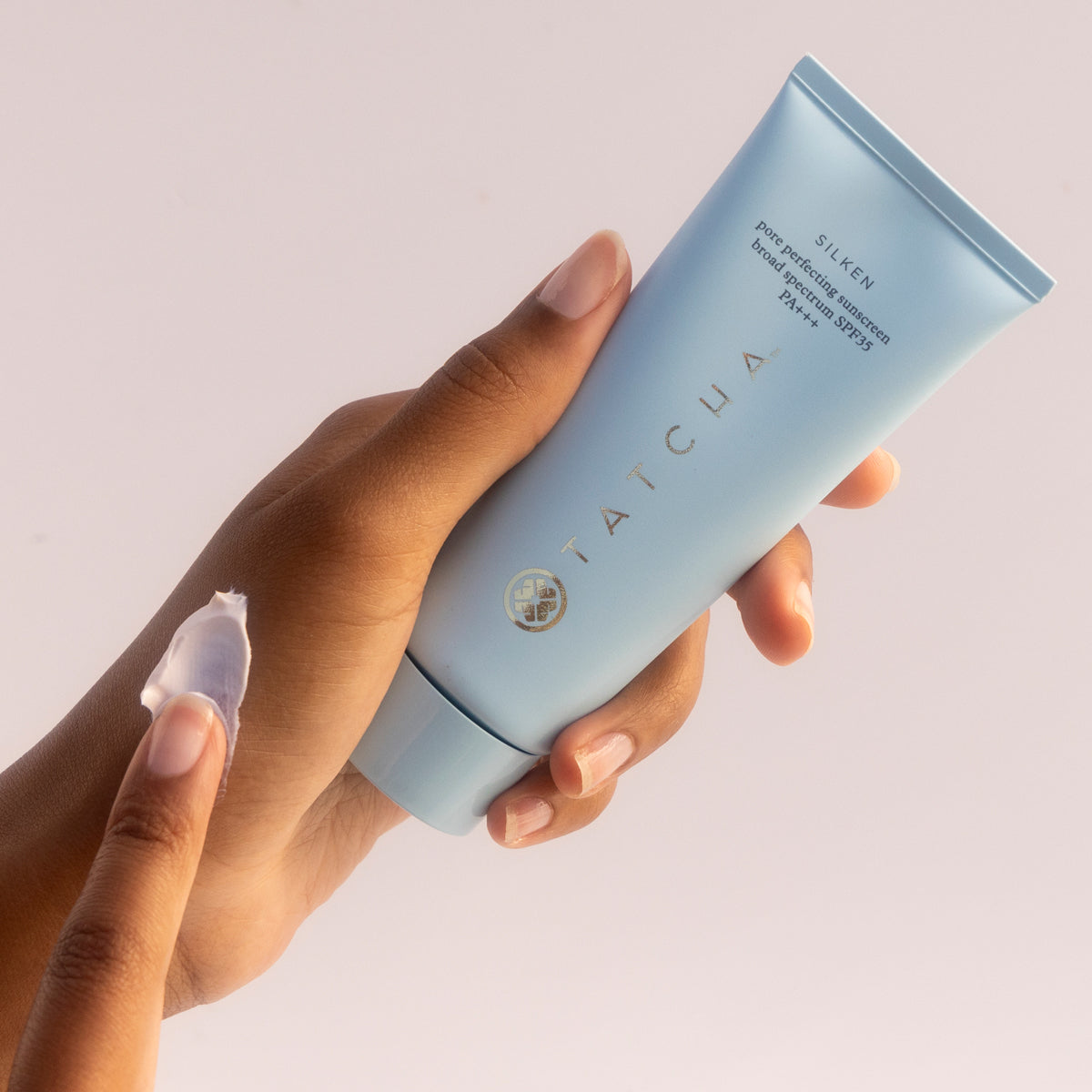 SilkenPorePerfectingSunscreen-1-FS-1-Lifestyle.jpg