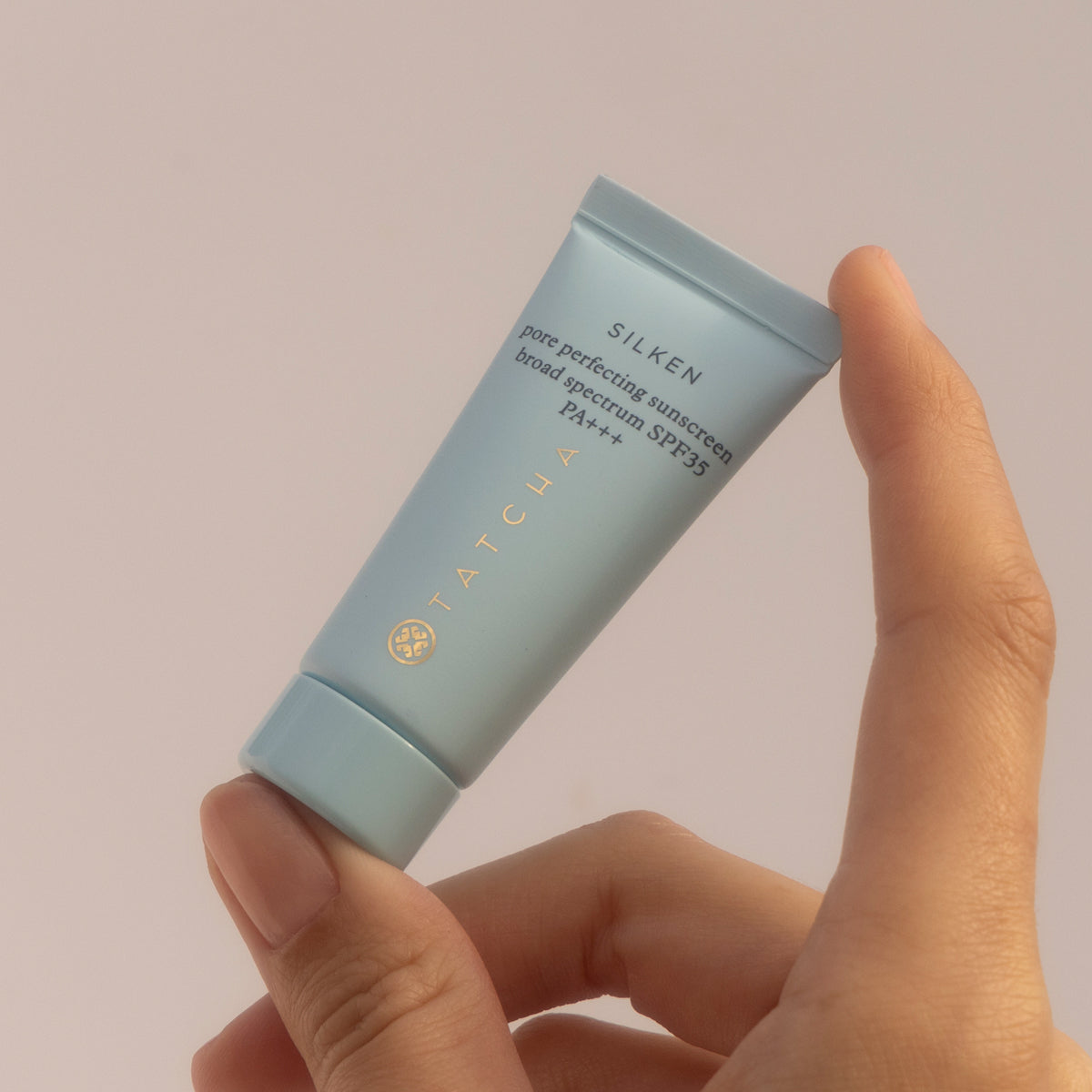SilkenPorePerfectingSunscreen-1-TS-1-Lifestyle.jpg